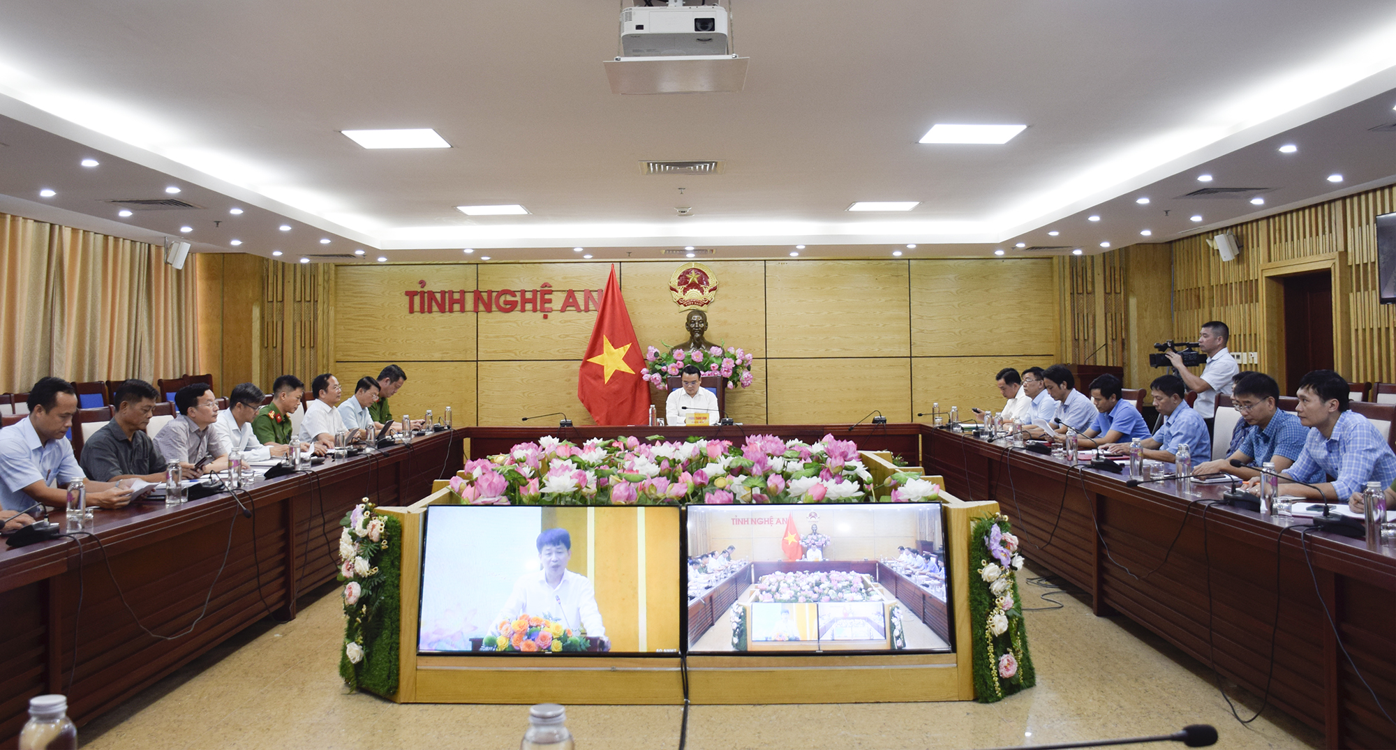 Anh-tin-bai